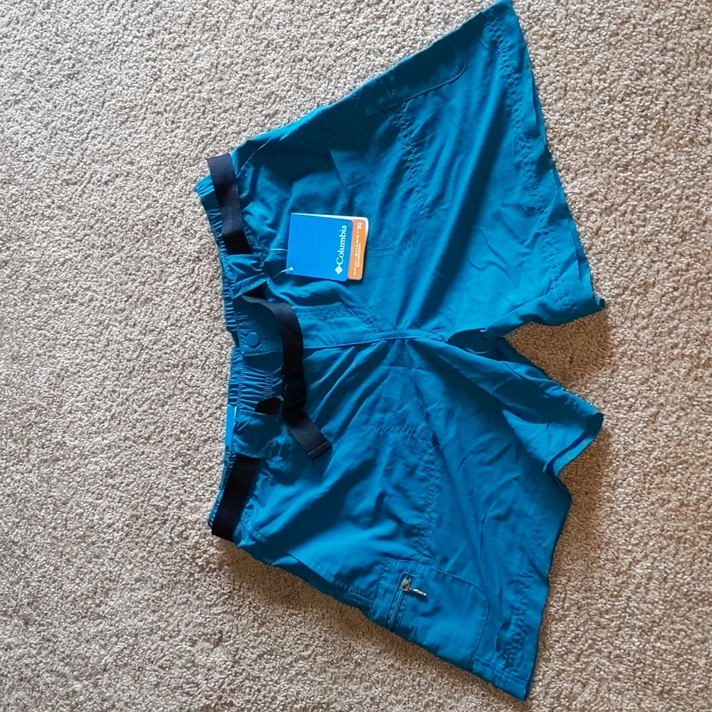 Columbia Women's Omni-Shade Shorts Medium